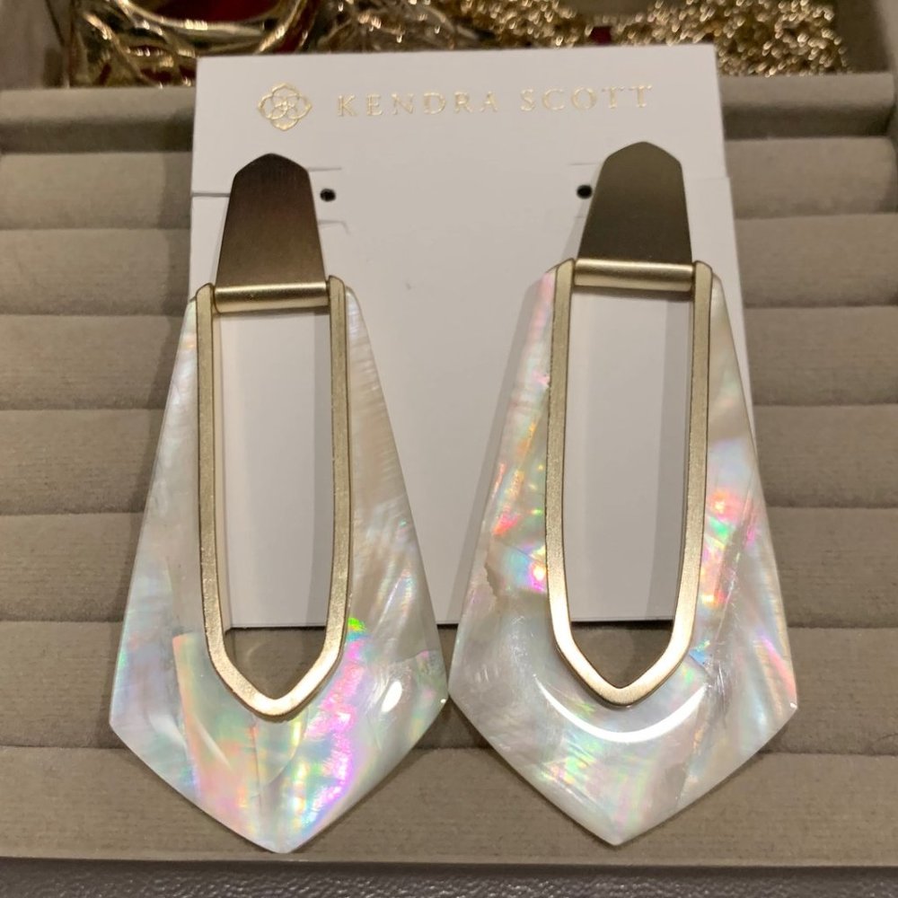 KENDRA SCOTT • Kiernan Statement Earrings